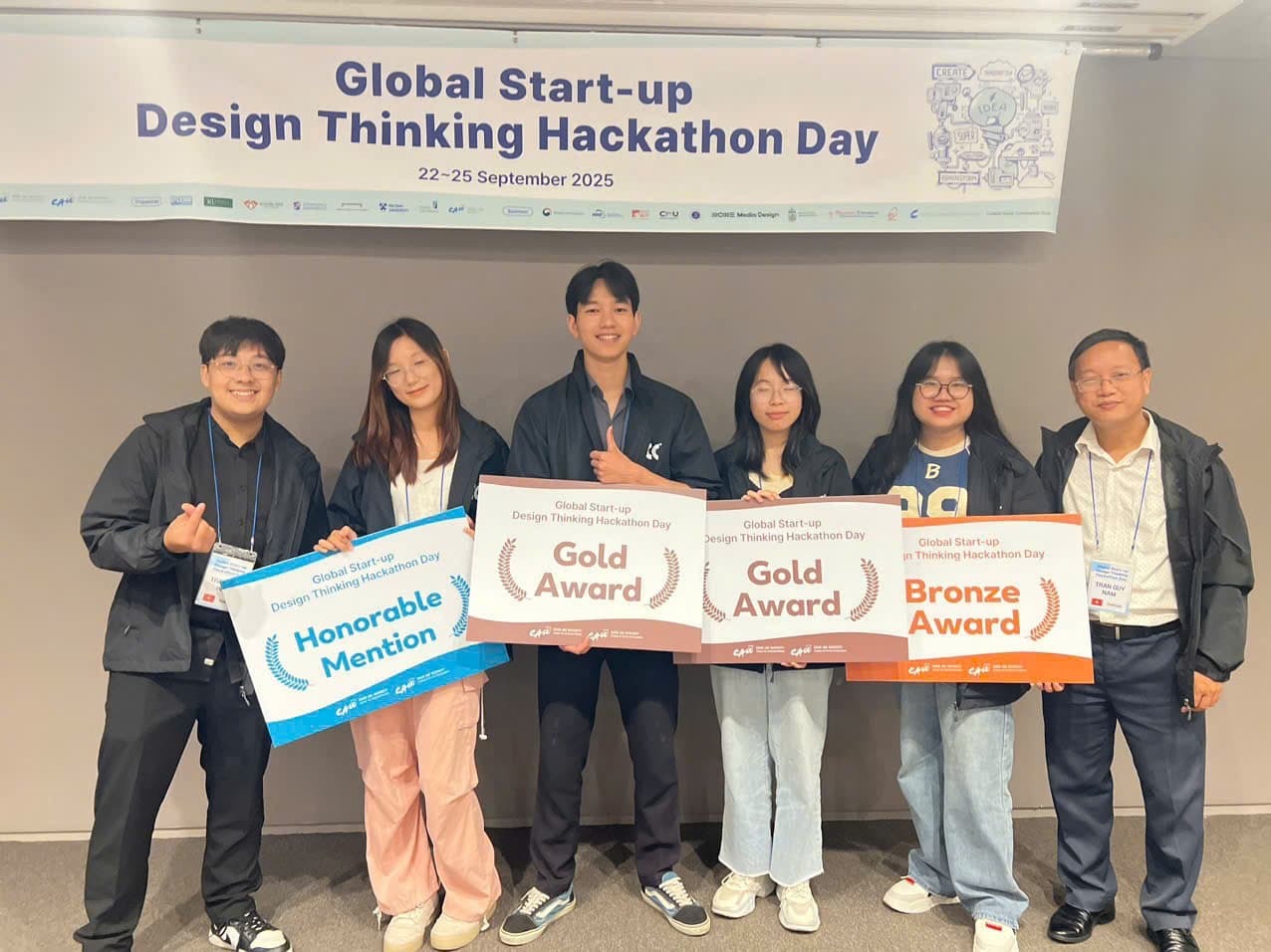 Sinh viên Học viện Công nghệ Bưu chính Viễn thông xuất sắc giành huy chương vàng tại Hackathon 2025